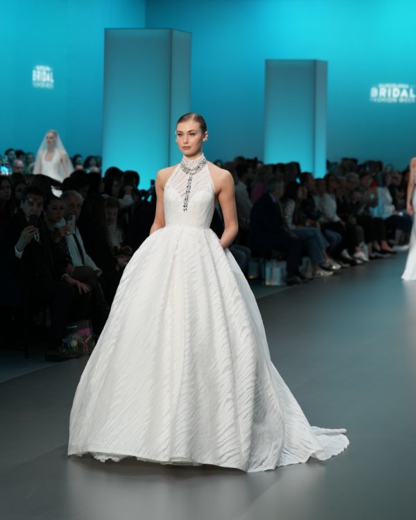 Barcelona Bridal Fashion Week Jesus Peiro - Foto 6