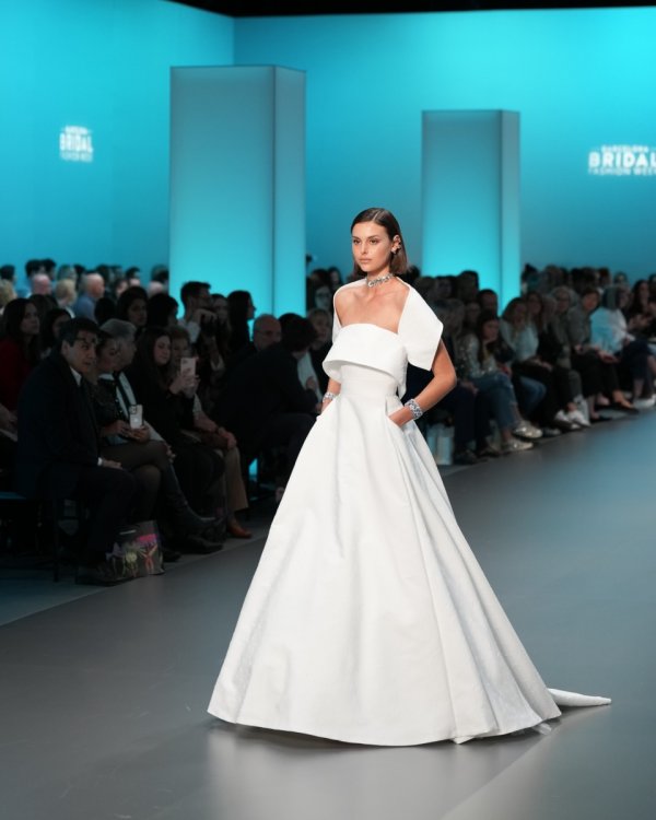 Barcelona Bridal Fashion Week Jesus Peiro - Foto 30