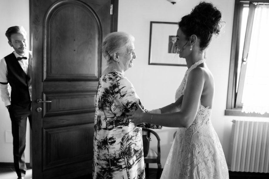 Foto Matrimonio Laura e Damiano - Cantine Bersi Serlini (Franciacorta) (11)