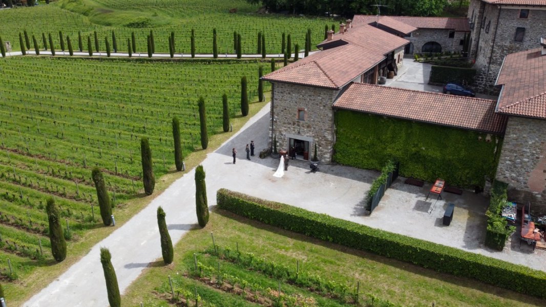 Foto Matrimonio Leyla e Luigi - Podere Castel Merlo Relais (Franciacorta) (28)