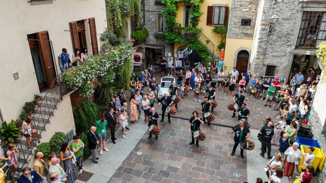 Foto Matrimonio Laura e Damiano - Cantine Bersi Serlini (Franciacorta) (38)