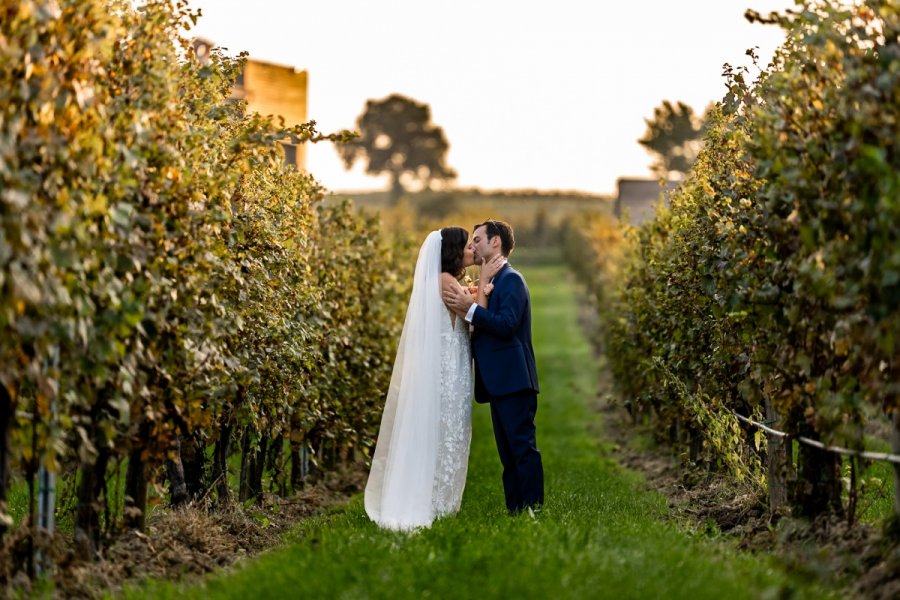 Foto Matrimonio Emanuela e Luca - Cantine Bersi Serlini (Franciacorta) (55)